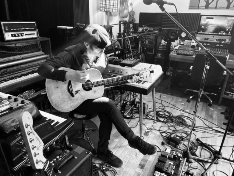 Gaz Coombes Turn The Car Around Chapeau Bas Mr Coombes Benzine
