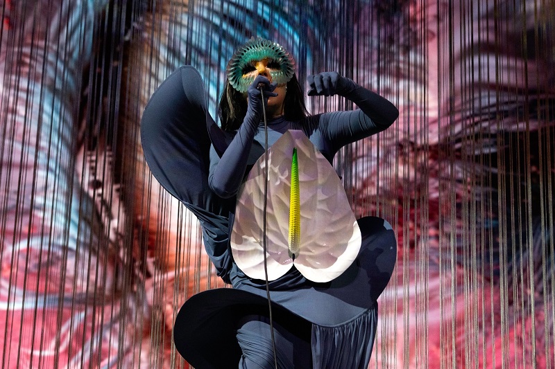 2023 09 09 Björk Accor Arena OFFICIELLES