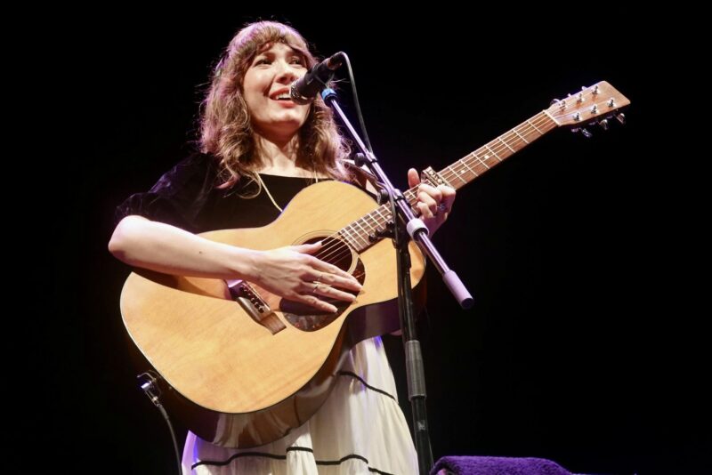 2025 11 10 Alela Diane Théâtre de l Athénée LB 08