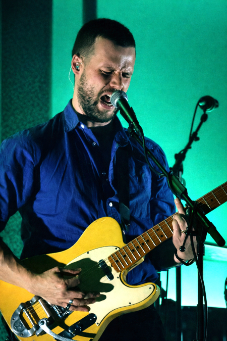 2026 02 03 White Lies Machine du Moulin Rouge (11)