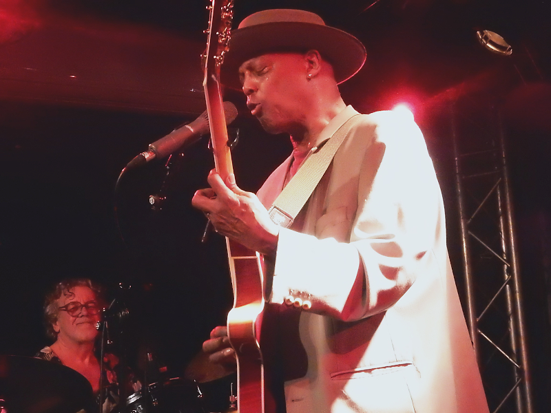 2026 02 20 Eric Bibb New Morning (19)