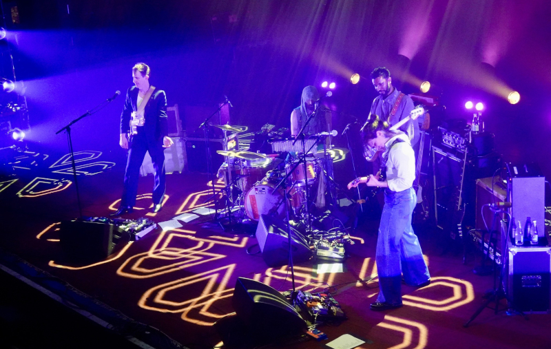 Big Thief Olympia Gilles Barbeaux 01