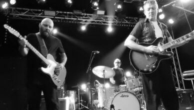 Charb On Point Ephémère N et B