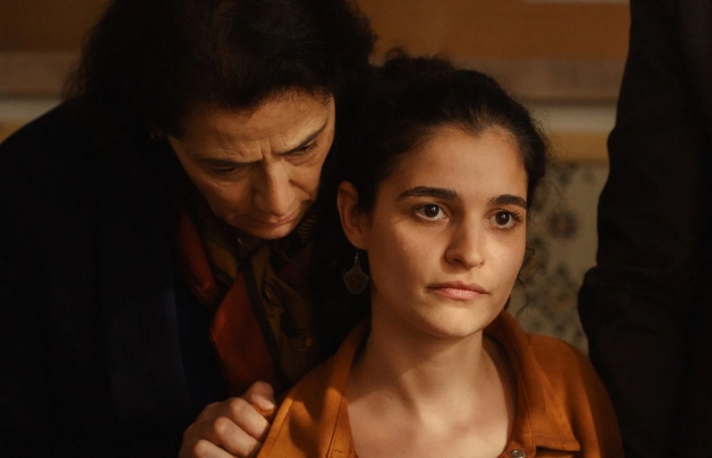 À voix basse : Photo Eya Bouteraa, Hiam Abbass